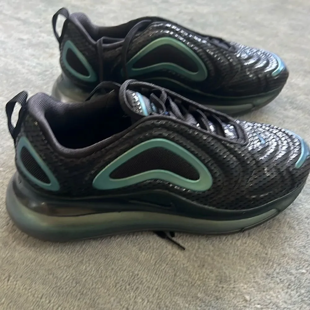 Nike Air Max 720 Throwback Future Iridescent - Size 8 Sneaker - No Box